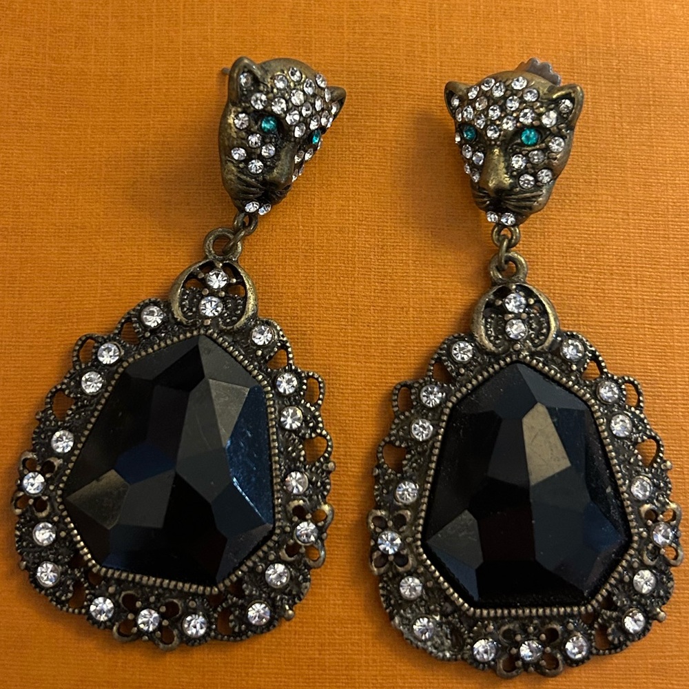 🐯Lux Black Earrings